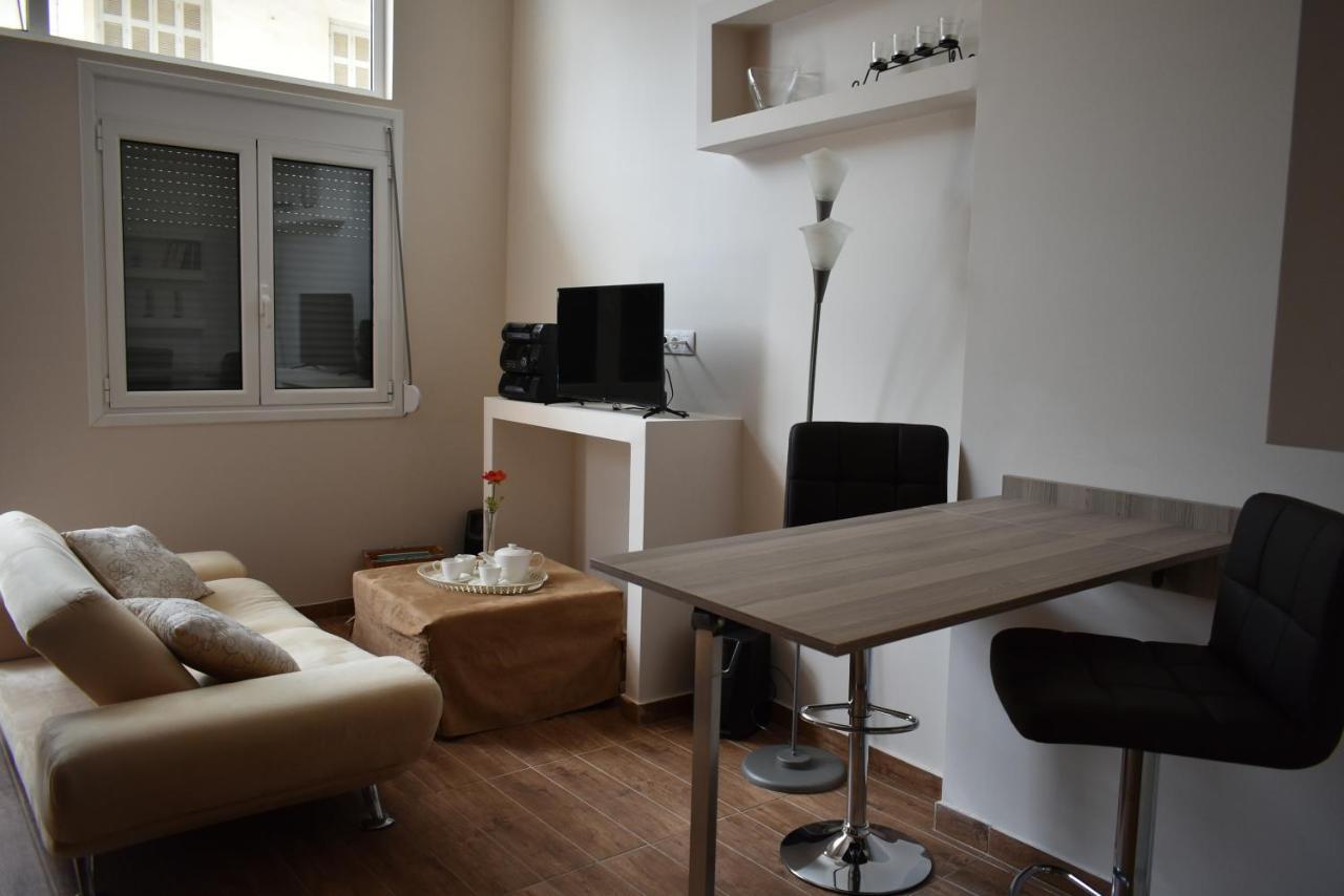 Your Vacation Home In The Center Of カラマタ エクステリア 写真